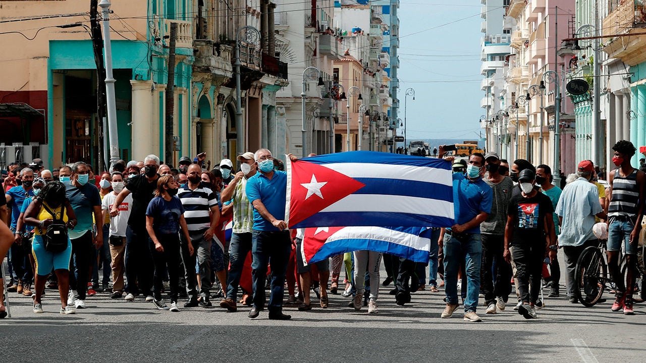 Más de 170 activistas y familiares exigen a Cuba liberar a presos por motivos políticos
