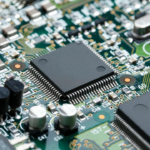 EU aplica arancel de 25% a chips de computación avanzada