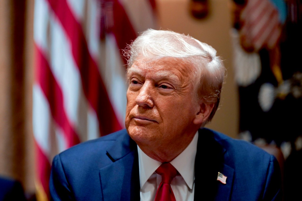 La sombra oscura: cómo el miedo a la discriminación y los elevados gastos afectan la vida de los latinos en Estados Unidos bajo el mandato de Trump.