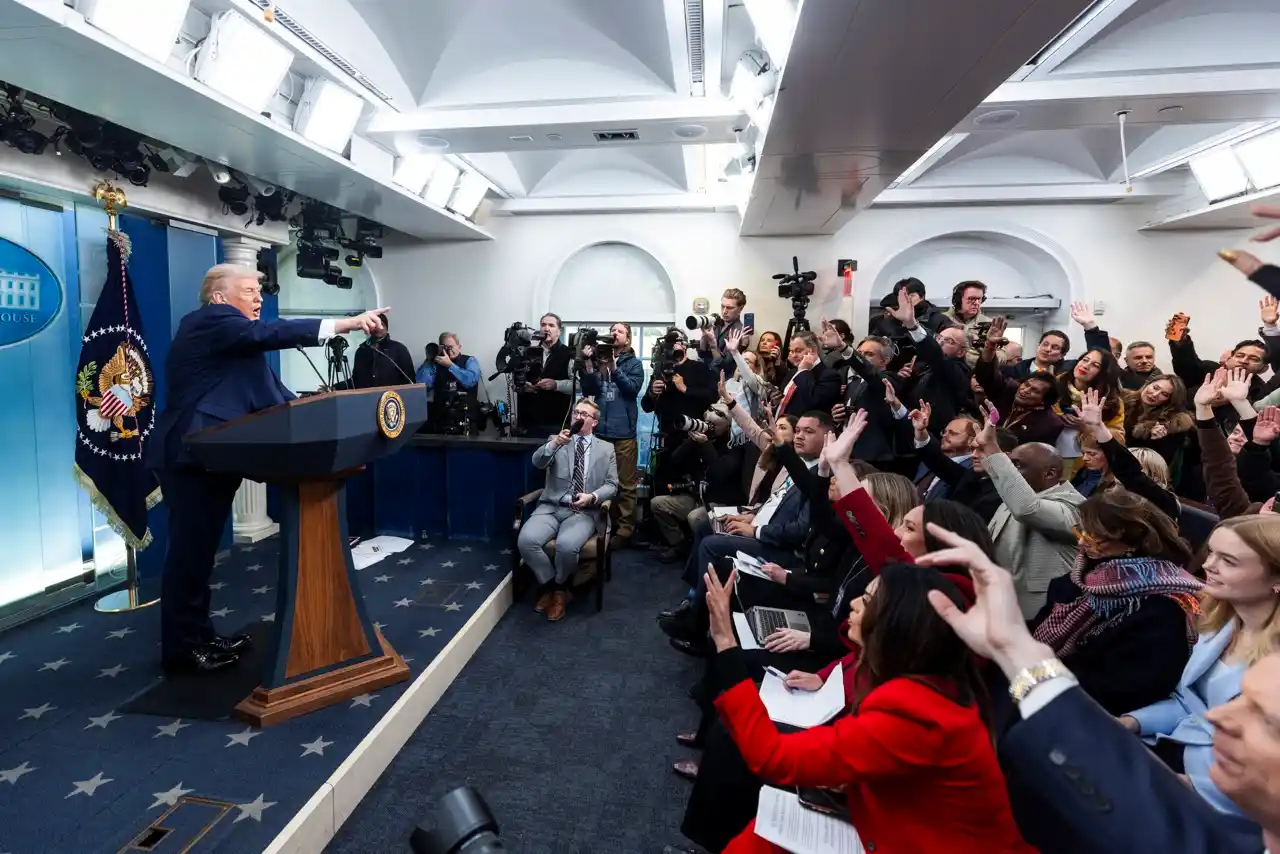 Donald Trump destaca éxitos clave en la economía y la política migratoria después de cuatro años en la Casa Blanca